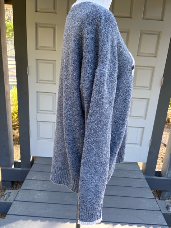 CALLIGRAPHIE Ribbed Crewneck Dog Sweater in Gray & Cream - Picture 4 of 7